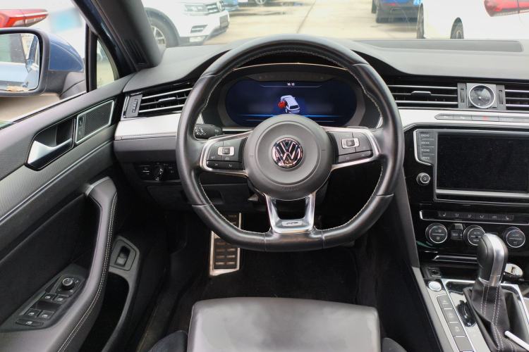 Used Volkswagen Variant 2016 380TSI Two-Wheel Drive R-Line Version Steering Wheel
