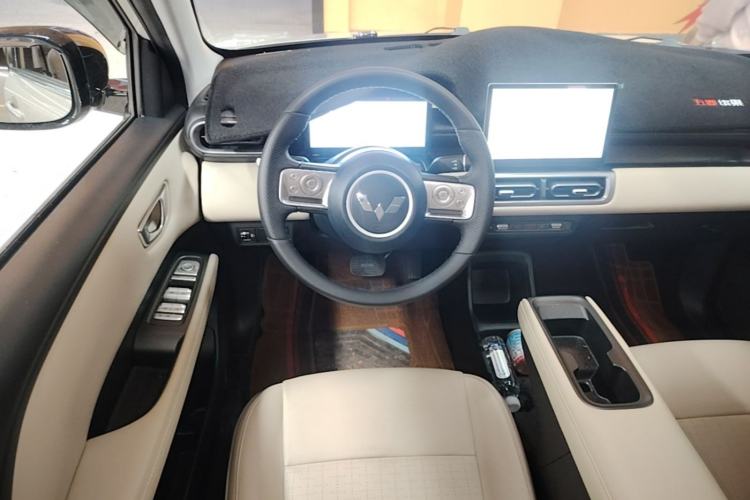 Used Wuling Bingo PLUS 2024 330 km Range Five-Seater Version
