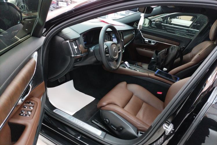 Used Volvo S90 2024 B5 Zhiyuan Luxury Edition

