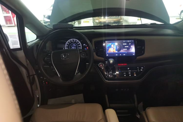 Used Honda Odyssey 2015 Updated Version 2.4L Smart Edition
