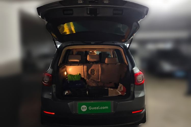 Used Volkswagen Tiguan 2010 2.0 TSI Automatic All-Wheel Drive Flagship Navigation Edition Trunk