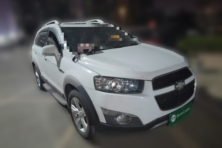 Used Chevrolet Captiva 2012 2.4L 4x4 Flagship Edition 7 Seats Front Right 45 Deg