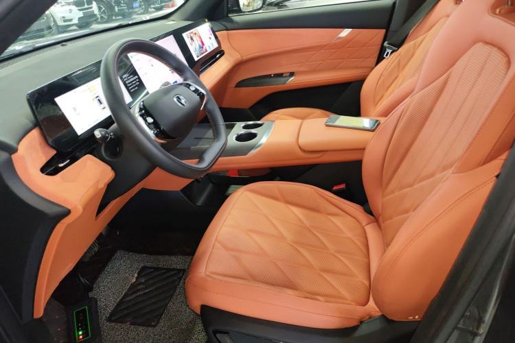 Used CHANGAN CS75 PLUS 2025 4th Generation 1.5T New Blue Whale Smart Luxury Edition
