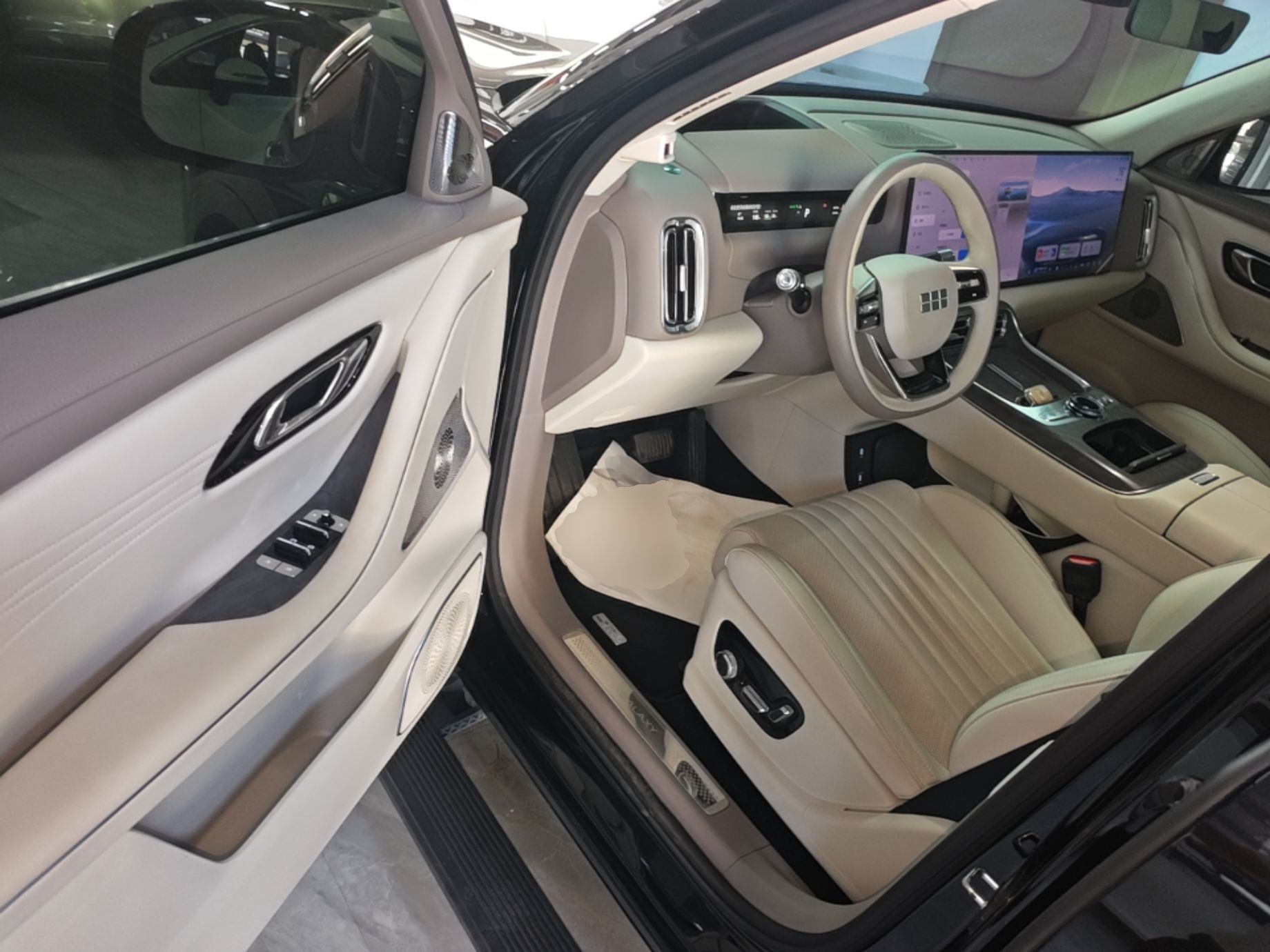 Geely Galaxy M9 2025 Model 210km Four-Wheel-Drive Leading Edition — снимка 18