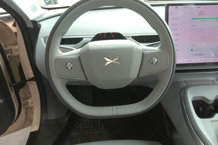 Used XPeng MONA M03 2024 620 with Ultra-Long Range Steering Wheel