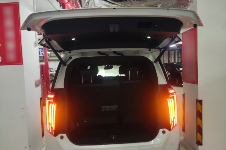 Used GAC Trumpchi M8 2023 Zongshi Series Dual-Motor Supreme Edition Trunk