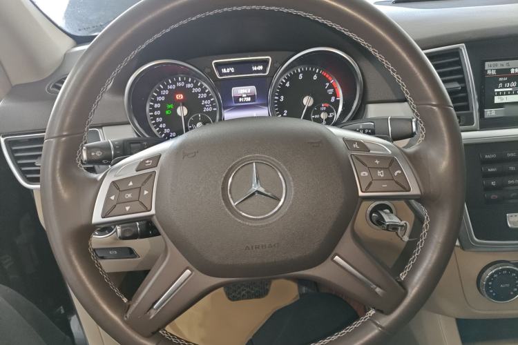 Used Mercedes-Benz M-Class 2014 ML 320 4MATIC
