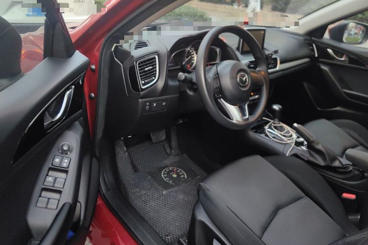 Used Mazda Mazda 3 Axela 2014 Hatchback 1.5L Automatic Luxury Model
