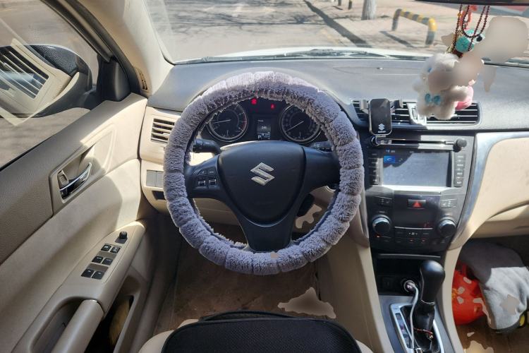 Used Suzuki Kizashi 2011 2.4L Two-Wheel Drive CVT Standard Edition