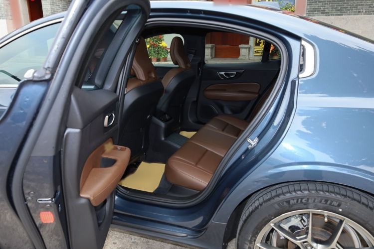 Used Volvo S60 New Energy 2021 T8 E-Drive Hybrid Four-Wheel Drive Smart Luxury Edition
