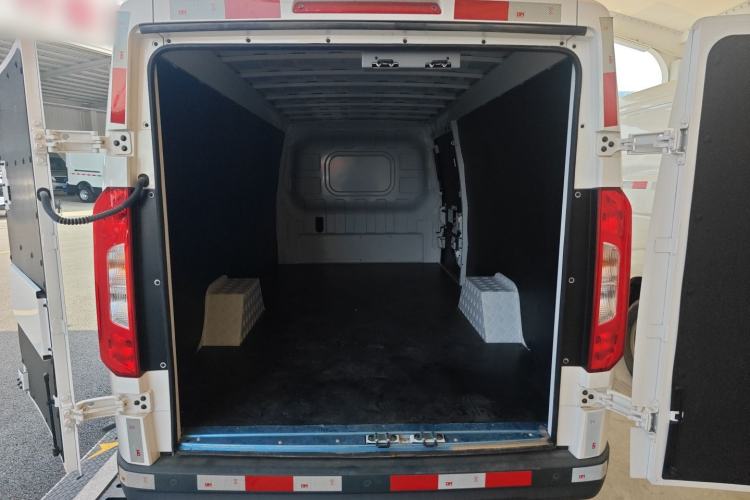 Used Foton Intelligent Blue Elf E7 2024 All-Electric Van Flat Roof 2 Seats EVE Energy 41.86 kWh Trunk