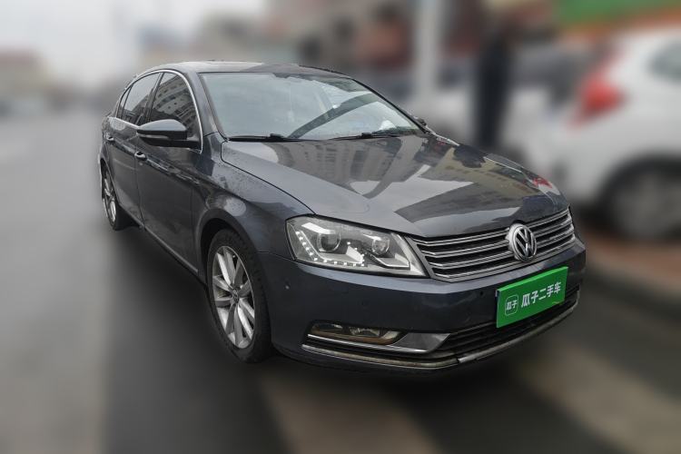 Used Volkswagen Magotan 2012 1.8TSI Prestige Model Front Right 45 Deg