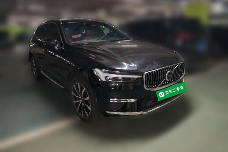 Used Volvo XC60 2023 B5 4x4 Smart Luxury Edition Front Right 45 Deg
