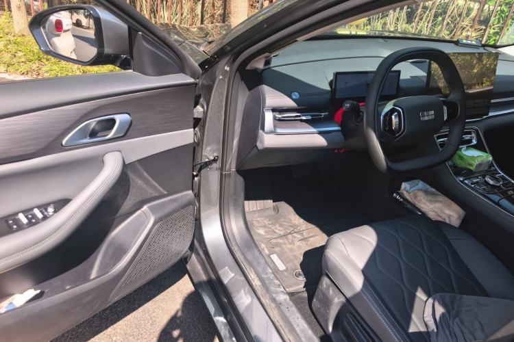 Used Geely Galaxy A7 2025 Model EM-i 70km Launch Edition Interior 3