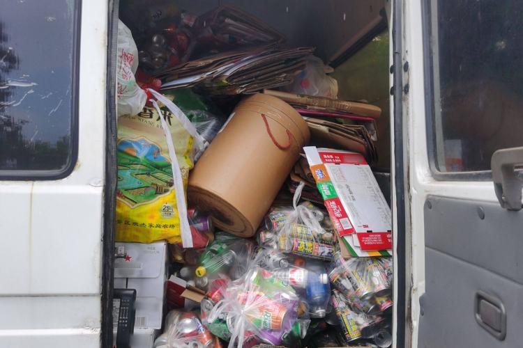 Used Iveco Daily 2017 2.5T A35 Passenger Van 5-7 Seats Model 47Z5
