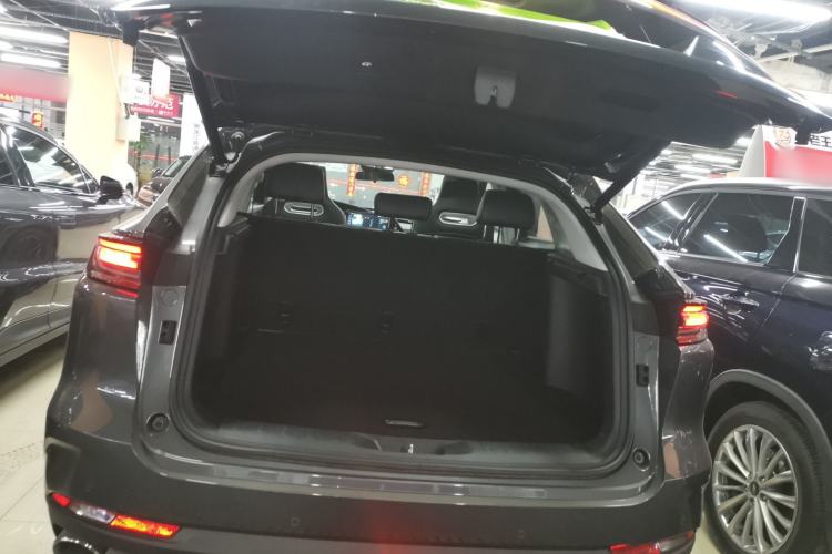 Used Changan UNI-K 2023 2.0T Two-Wheel Drive YueShang Trim
