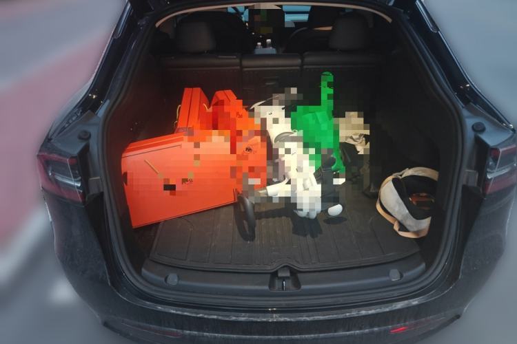 Used Tesla Model Y 2023 Rear-Wheel-Drive Version
