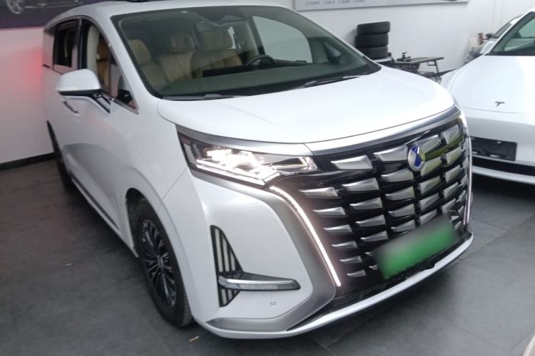 Used Denza D9 2022 DM-i 1040 Prestige Model