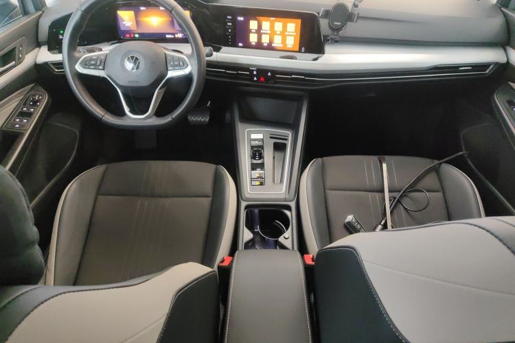 Used Volkswagen Golf 2021 280TSI DSG 30th Anniversary Edition Center Console