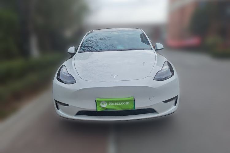 Used Tesla Model Y 2023 Long-Range All-Wheel-Drive Version