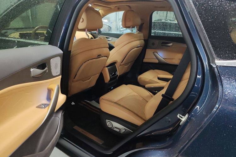 Used Denza N8 2023 Four-Wheel Drive Ultra-Hybrid Flagship Six-Seater Version
