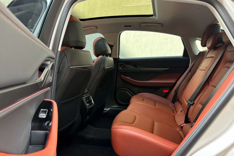 Used Lincoln Z 2025 2.0T Luxury Edition