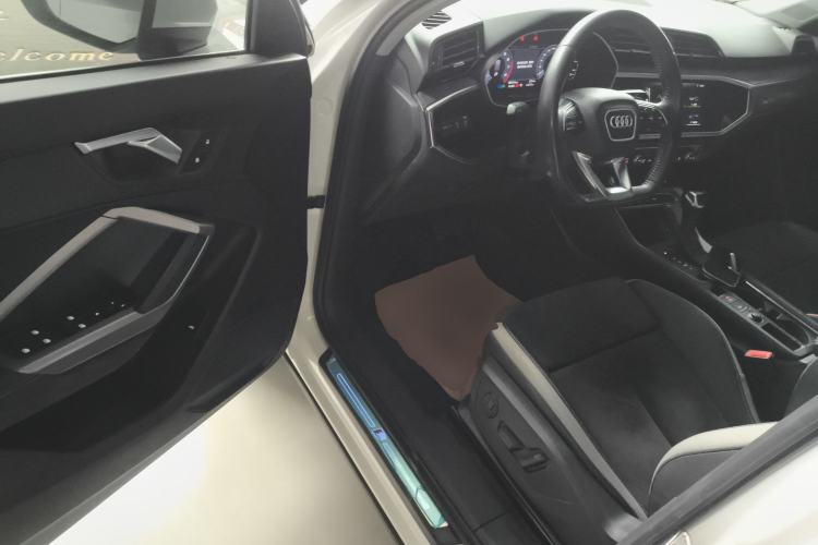 Used Audi Q3 2019 35 TFSI Fashion Dynamic Model
