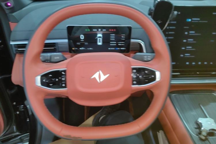 Used Dongfeng eπ eπ008 2024 210Max Range-Extended Version 6 Seats