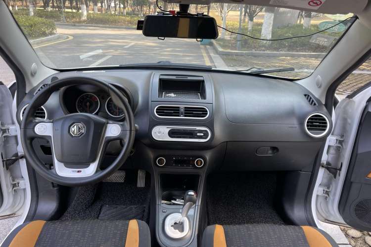 Used MG 3SW 2015 1.5L AMT Elite Model
