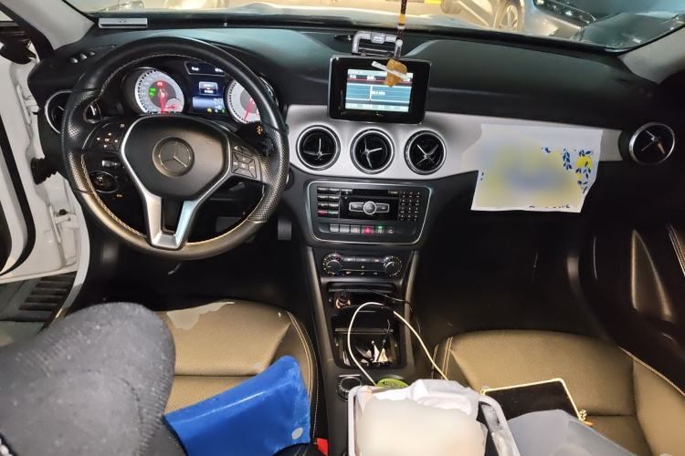 Used Mercedes-Benz GLA 2015 GLA 200 Sport Edition Center Console