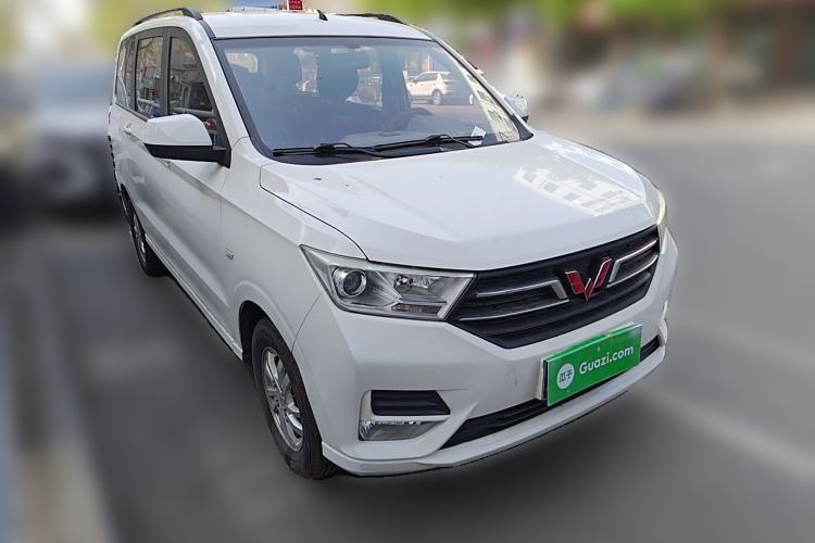 Used Wuling Hongguang 2019 1.5L S Comfort Edition China VI LAR Front Right 45 Deg