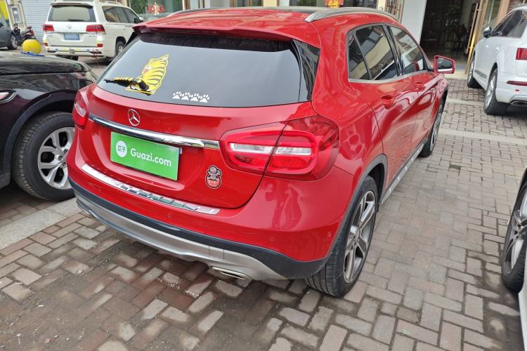 Used Mercedes-Benz GLA 2015 GLA 220 4MATIC Luxury Model Rear Right 45 Deg