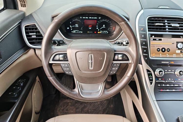 Used Lincoln Nautilus 2019 2.0T Two-Wheel Drive Luxury Edition China VI Standard Steering Wheel