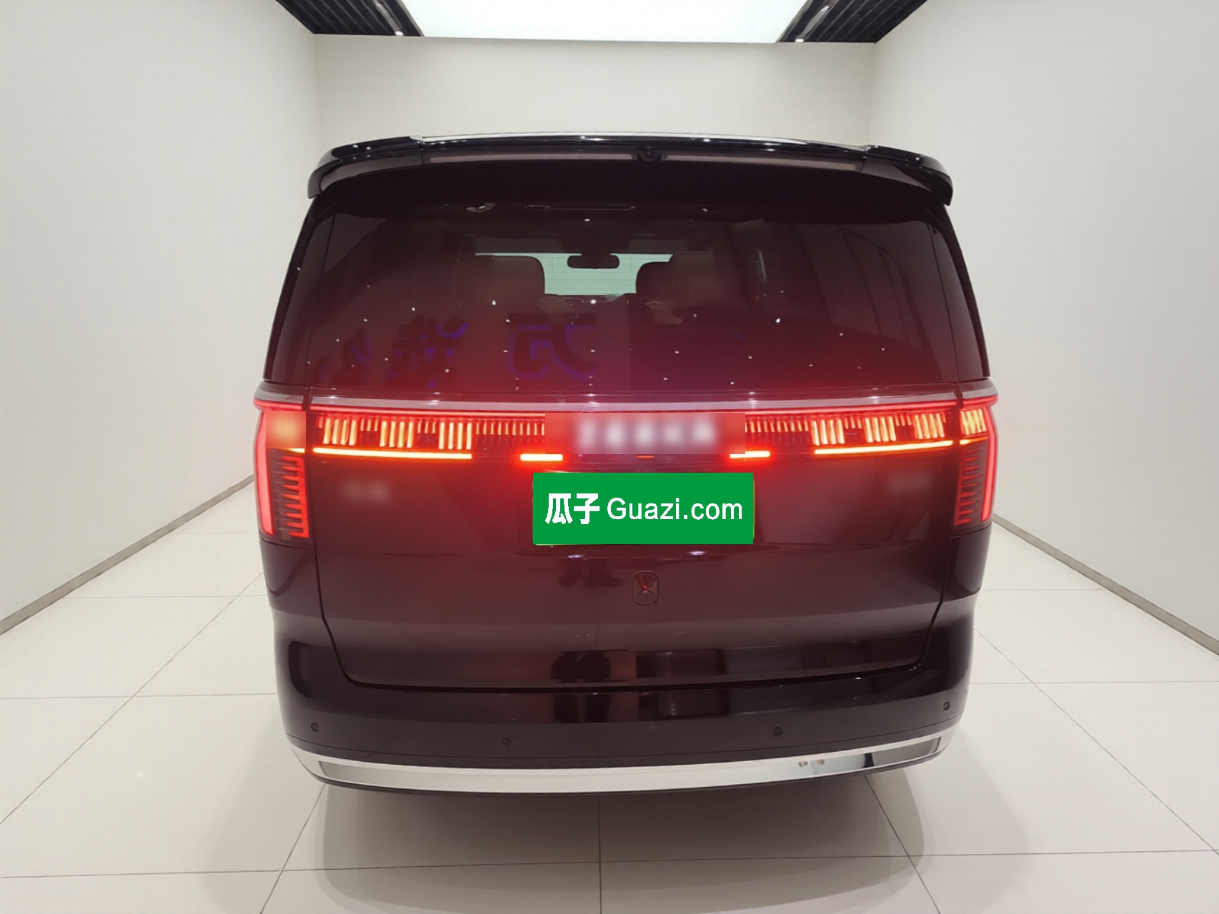 Zeekr 009 2024 7-Seater Walk-Through Version Four-Wheel Drive 108 kWh — снимка 5