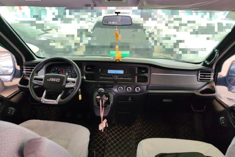 Used JMC Fushun 2022 2.0T Manual Multi-Function Passenger Vehicle Mid-Range High Roof 6-7 Seats Center Console