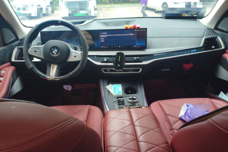 Used BMW X5 2023 xDrive 30Li Luxury M Sport Package
