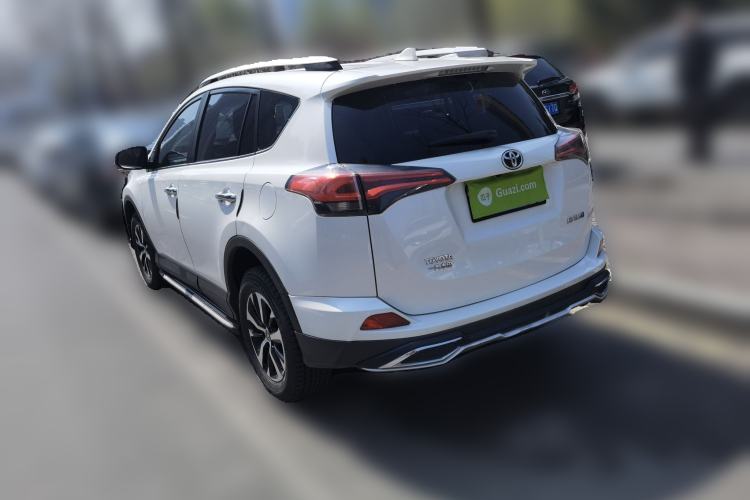 Used Toyota RAV4 2019 2.0L CVT Two-Wheel Drive Luxury Version China VI Standard Rear Left 45 Deg
