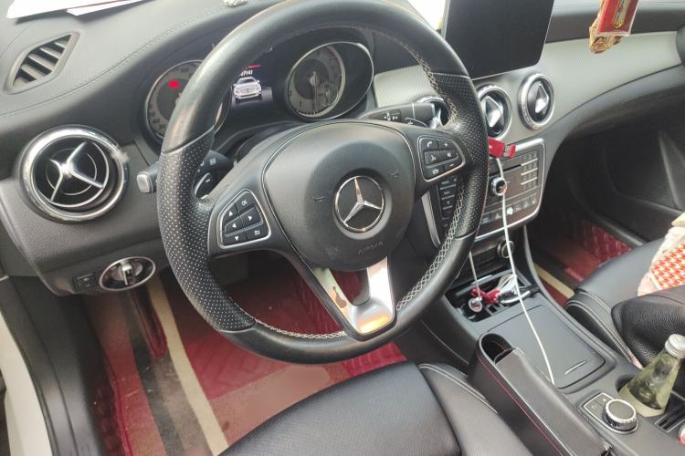 Used Mercedes-Benz GLA 2017 GLA 220 4MATIC Fashion Model Steering Wheel