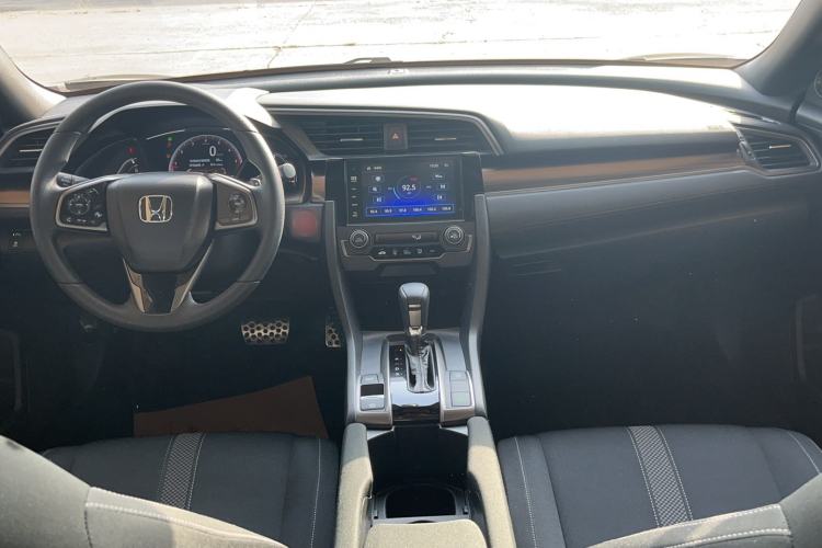 Used Honda Civic 2021 HATCHBACK 220TURBO CVT Trendy Cool Edition
