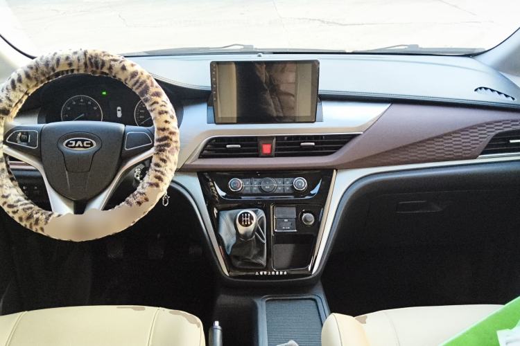 Used JAC Refine M3 2025 PLUS 1.8L Manual Comfort Edition 9 Seats
