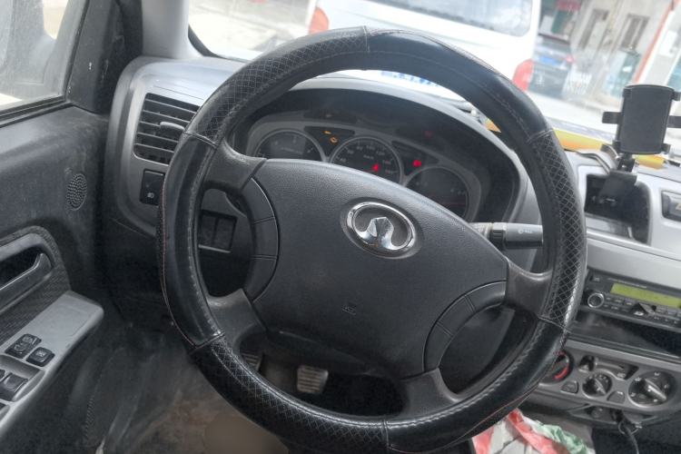 Used Great Wall Wingle 5 2016 2.8T Two-Wheel-Drive Entry-Level GW2.8TC Big Double-Cab GW2.8TC Steering Wheel