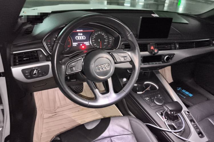 Used Audi A5 2017 Cabriolet 40 TFSI Fashion Model Steering Wheel