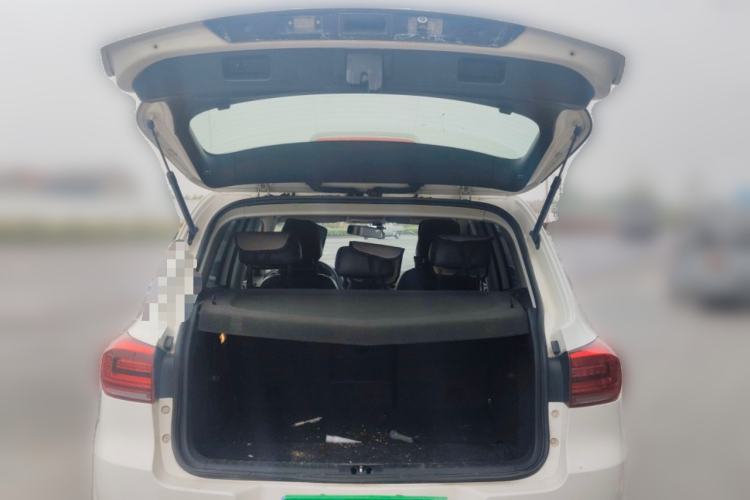 Used Volkswagen Tiguan 2015 1.4TSI Manual Two-Wheel Drive BlueMotion Edition Trunk