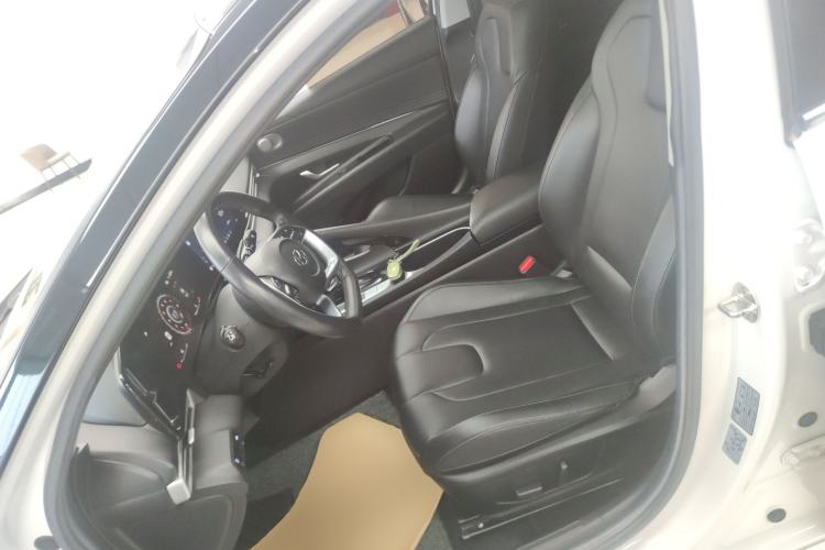 Used Hyundai Elantra 2021 1.5L CVT LUX Prestige Edition