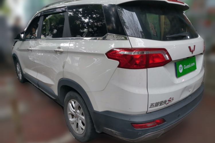 Used Wuling Hongguang S3 2018 1.5T Manual Luxury Model China V Standard
