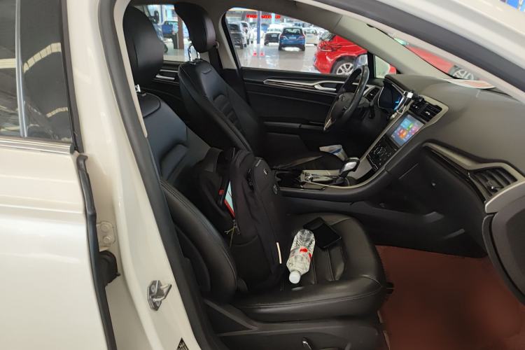 Used Ford Mondeo 2013 2.0L GTDi 200 Fashion Edition Right Front Seat