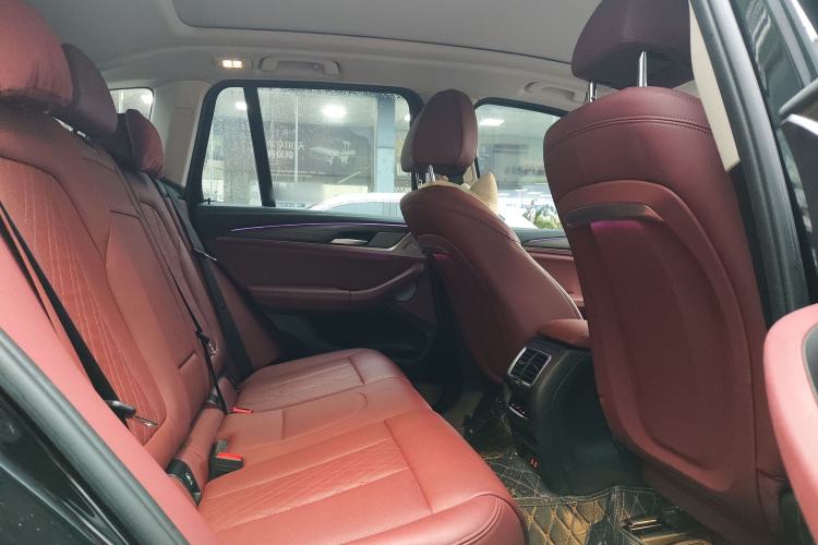 Used BMW X3 2022 Second Facelift xDrive30i Leading Edition M Night Sky Package Interior 4