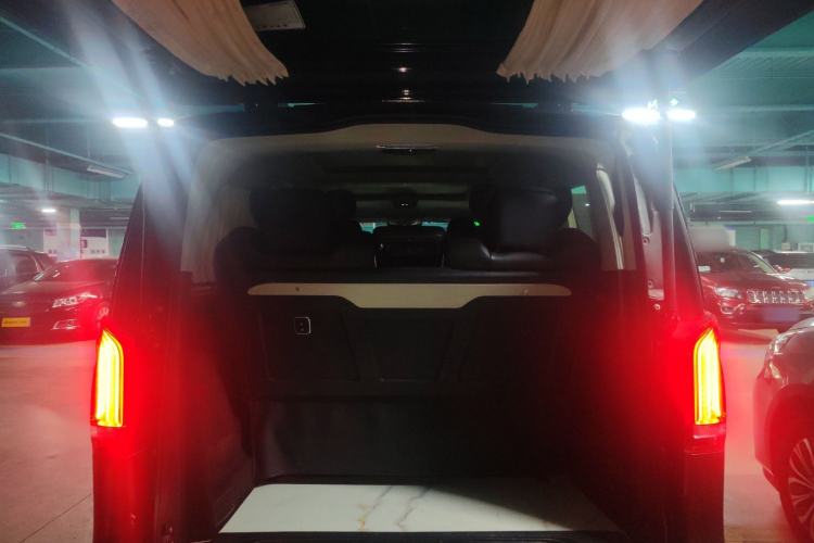 Used Mercedes-Benz V-Class 2020 V 260 Avantgarde Edition