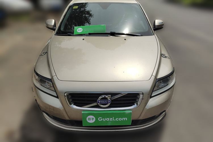 Used Volvo S40 2011 2.0L Automatic ZhiShang Edition

