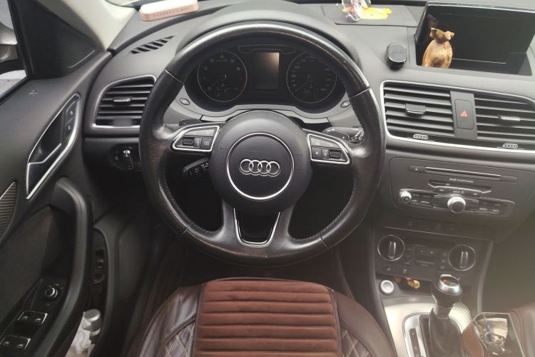 Used Audi Q3 2016 40 TFSI quattro all-wheel-drive sport model
